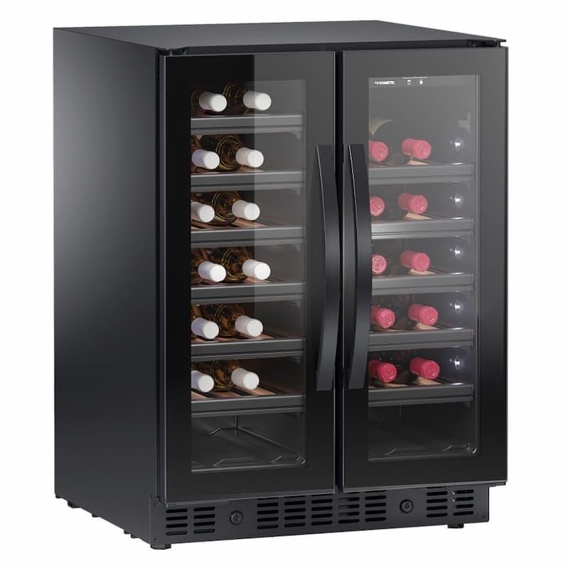 Vinkjøleskap test - frittstående vinkjøleskap med glassdør og vinflasker