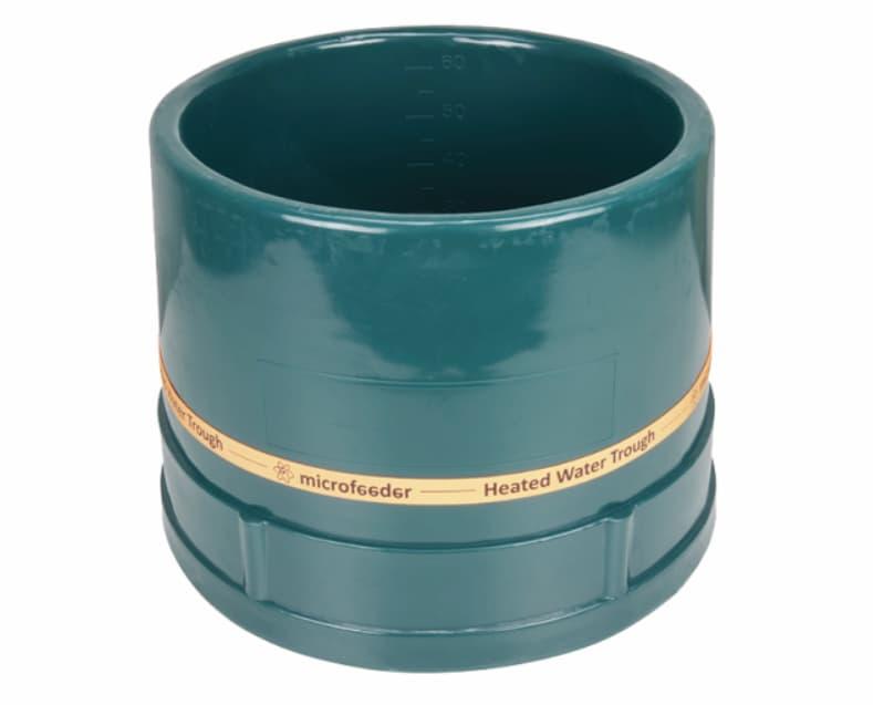 Varmebøtte test - stor frostfri varmebøtte med vann til hester i vinterkulde