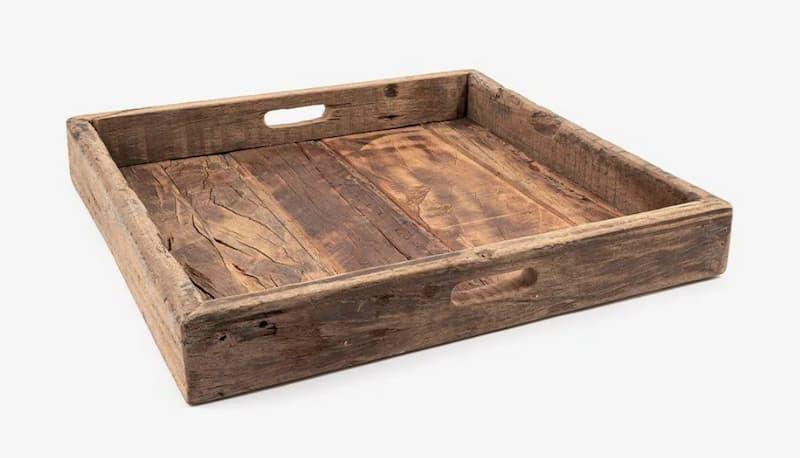 Frokostbrett test - trebrett med frokost servert på sengen