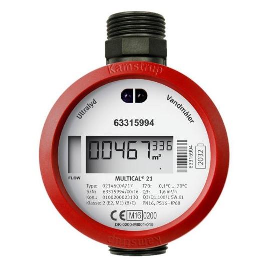 Vannmåler test - digital vannmåler montert på vannrør