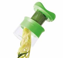 Spiralizer test - spiralizer med squash-nudler på skjærefjøl