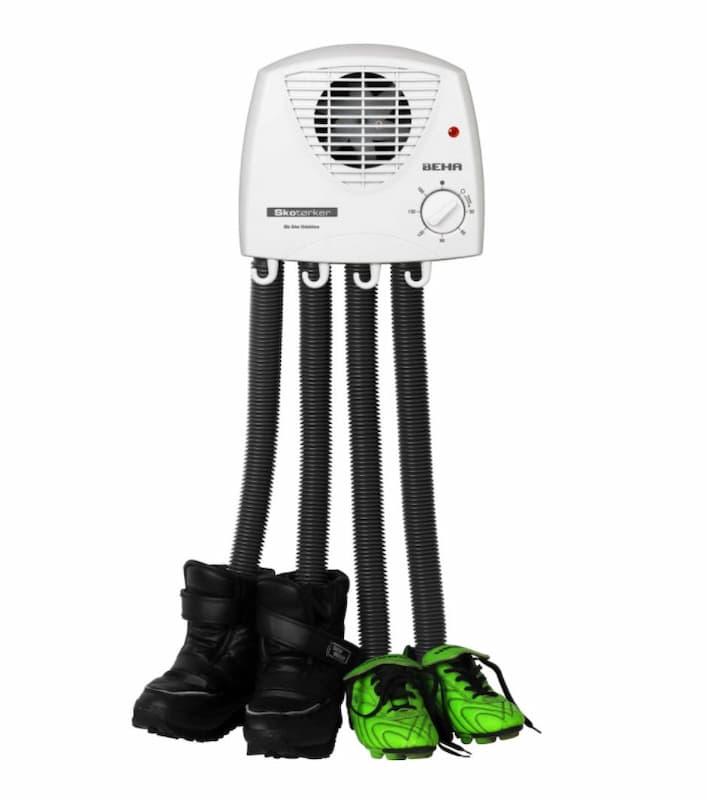 Skotørker test - veggmontert skotørker med sko på tørkeslanger