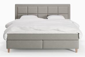 Ekstra stor seng 220x220 cm i romslig soverom