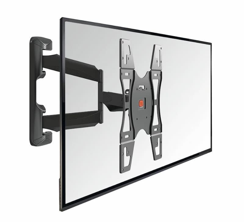 Veggfeste TV test - svingbart TV-veggfeste montert på vegg