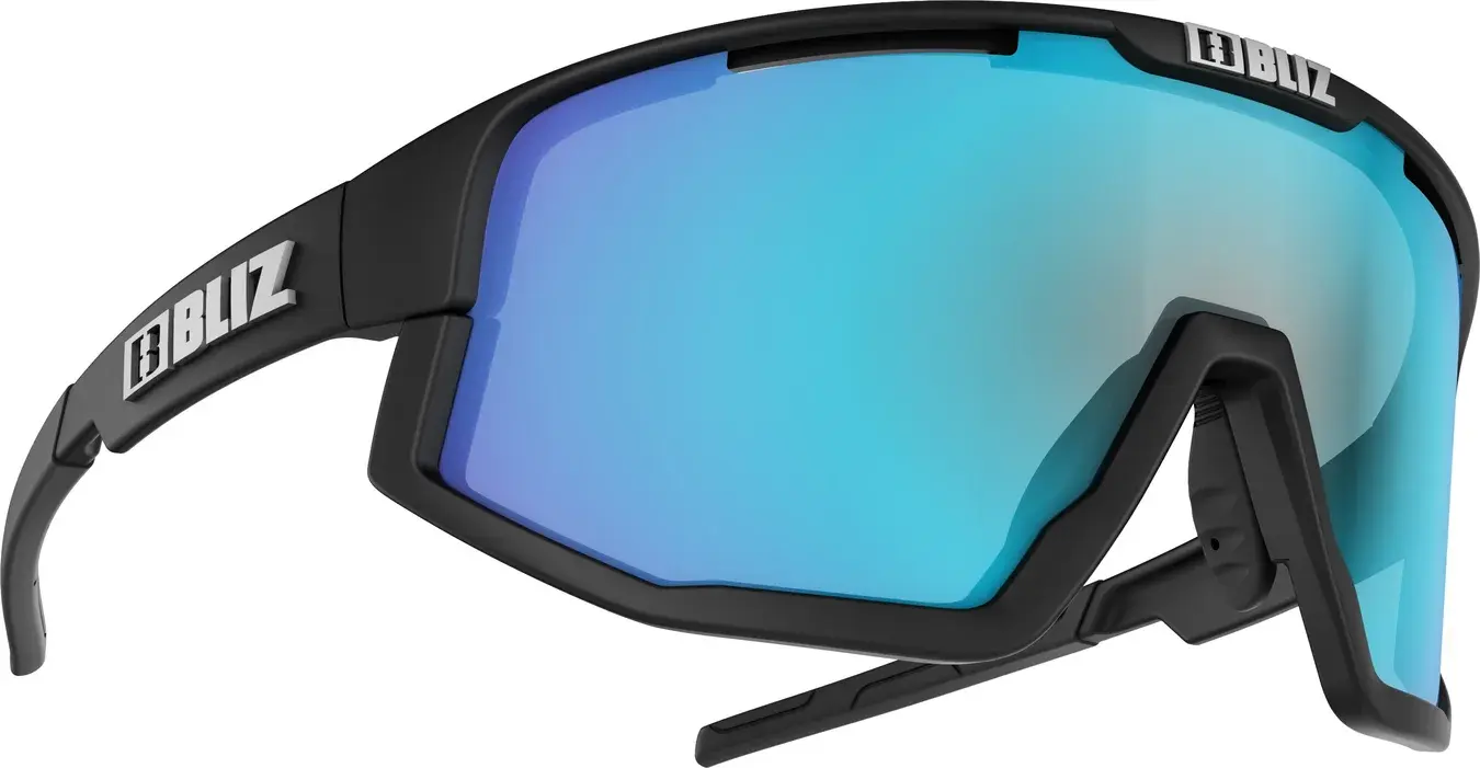 Bliz Fusion sportsbriller i matt sort med Smoke With Blue Multi-linse