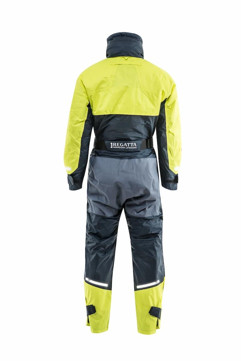 Flytedrakt test - flytedress for sikkerhet på sjøen
