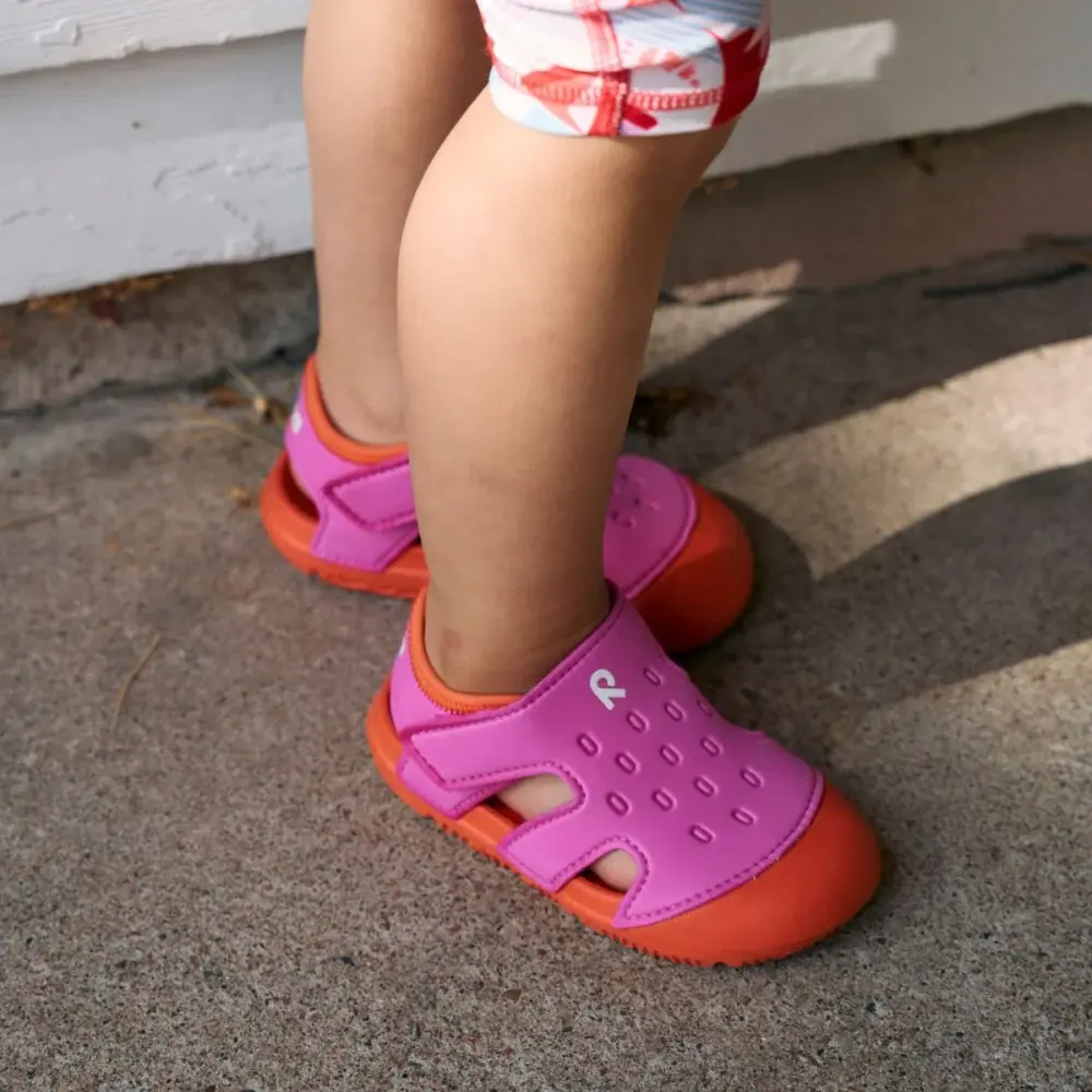 Reima Koralli barnesandaler i Cherry Pink